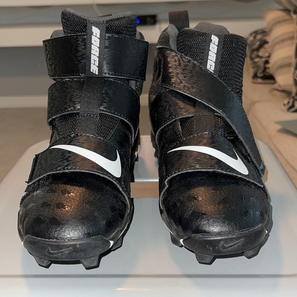 Nike Youth Force football cleats